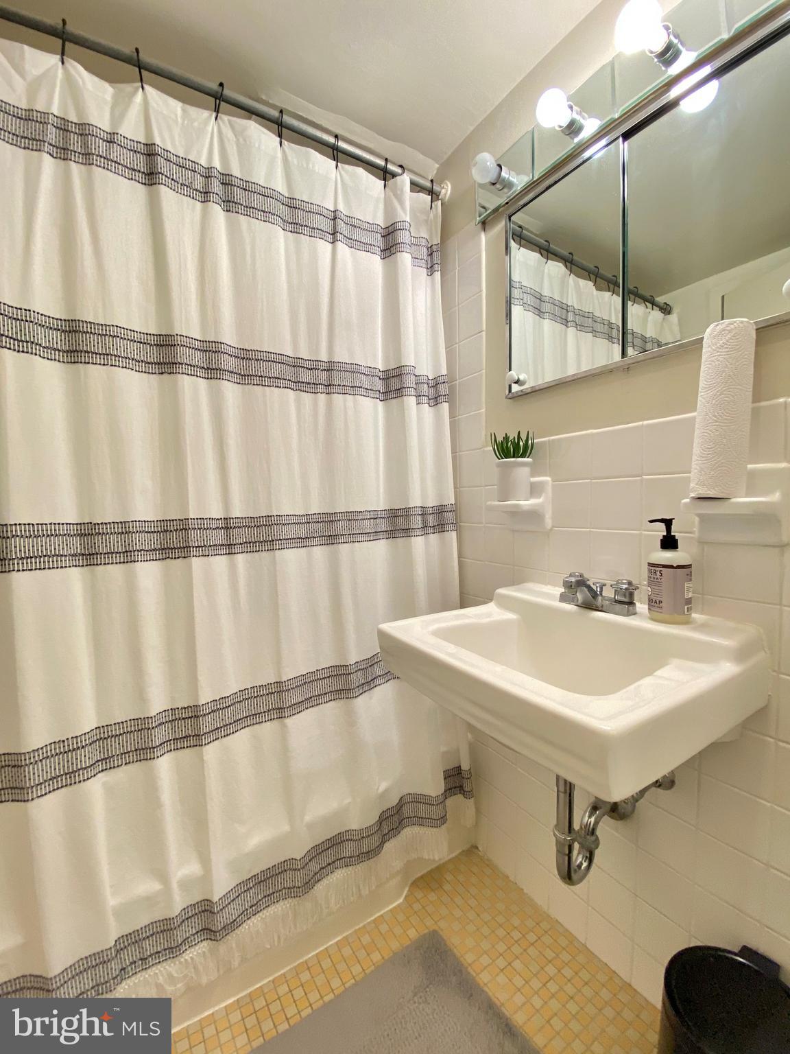 224-30 West Rittenhouse Square, Unit 2702 Philadelphia, PA 19103 - Photo 5 of 14