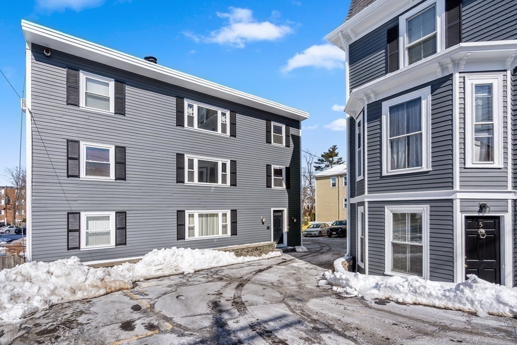 121 R Elm Street, Unit 3 Marblehead, MA 01945 - Photo 20 of 21 Gallery Image 20