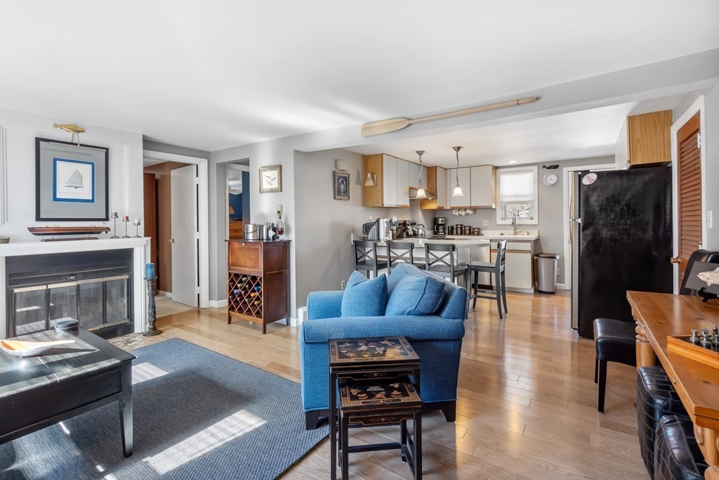 121 R Elm Street, Unit 3 Marblehead, MA 01945 - Photo 3 of 21 Gallery Image 3