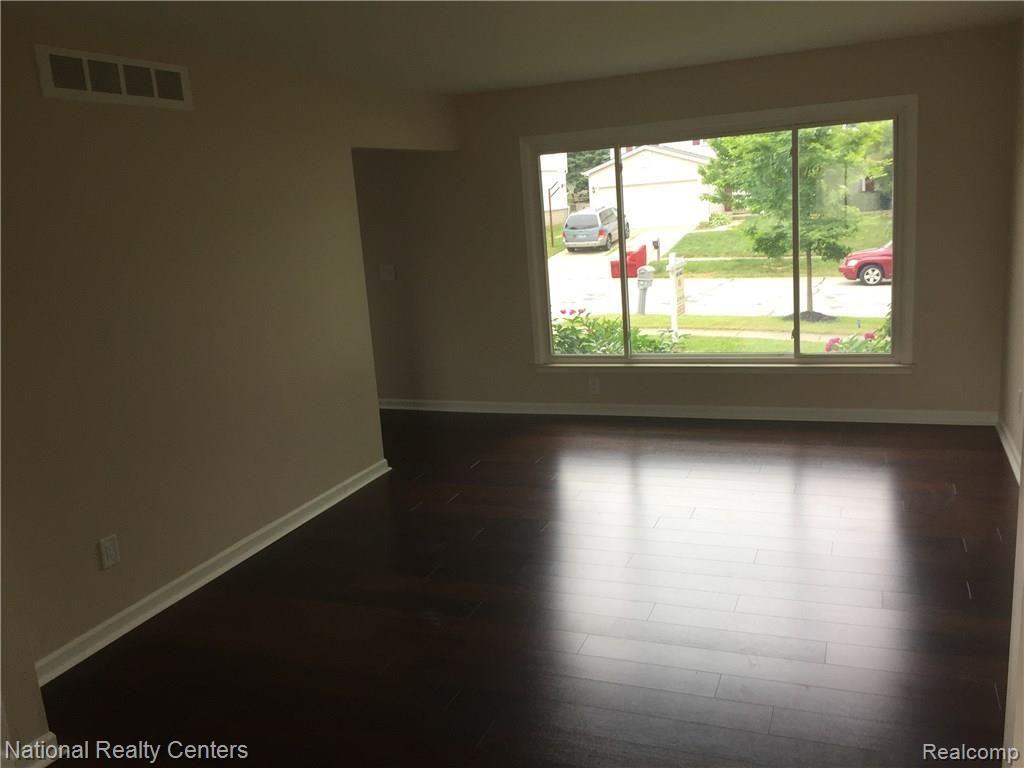 41851 Ridge Road East Novi, MI 48375 - Photo 12 of 12 IMG_1259.JPG