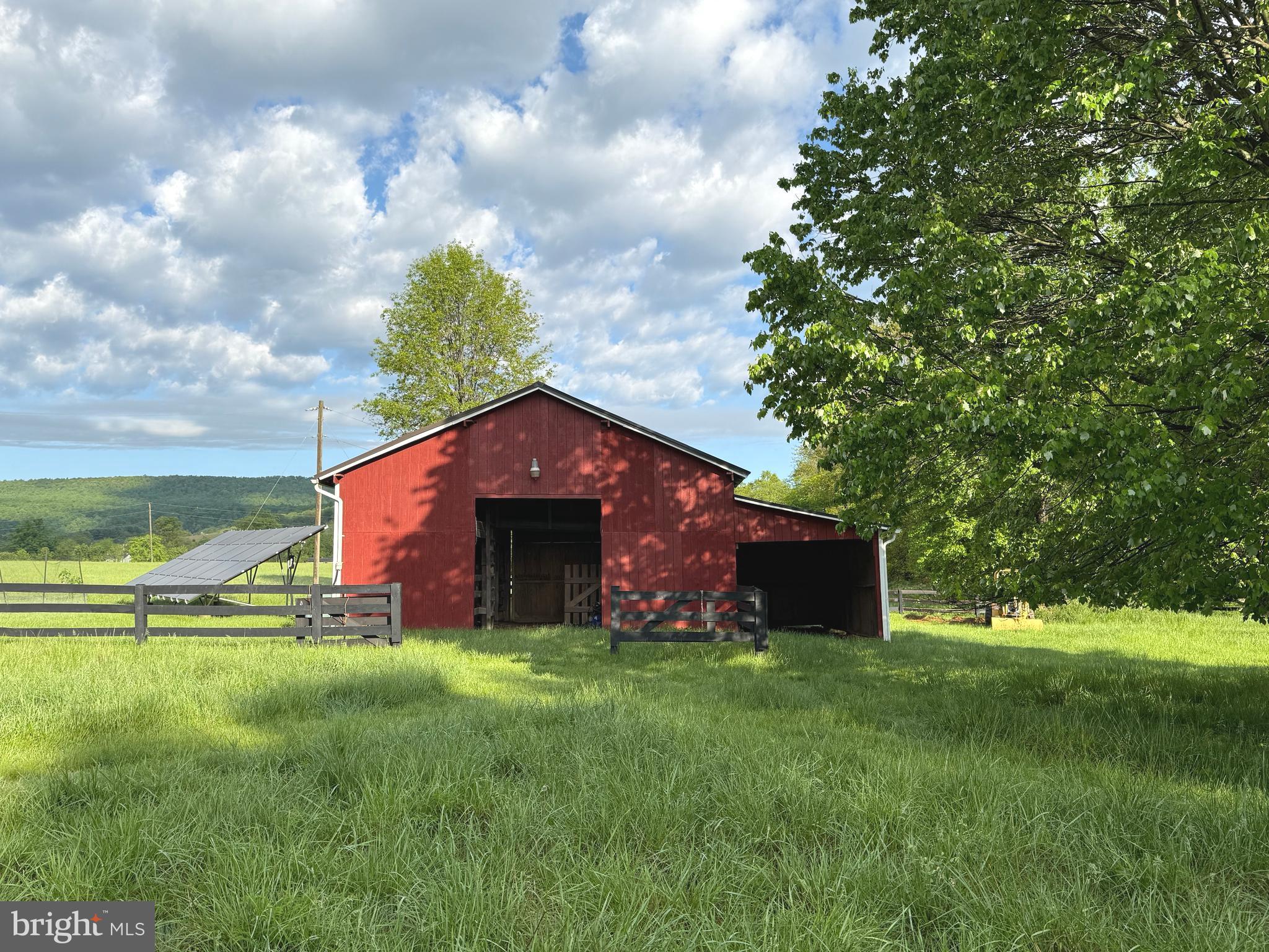 15608 Edgegrove Road Purcellville, VA 20132 - Photo 13 of 45 Barn