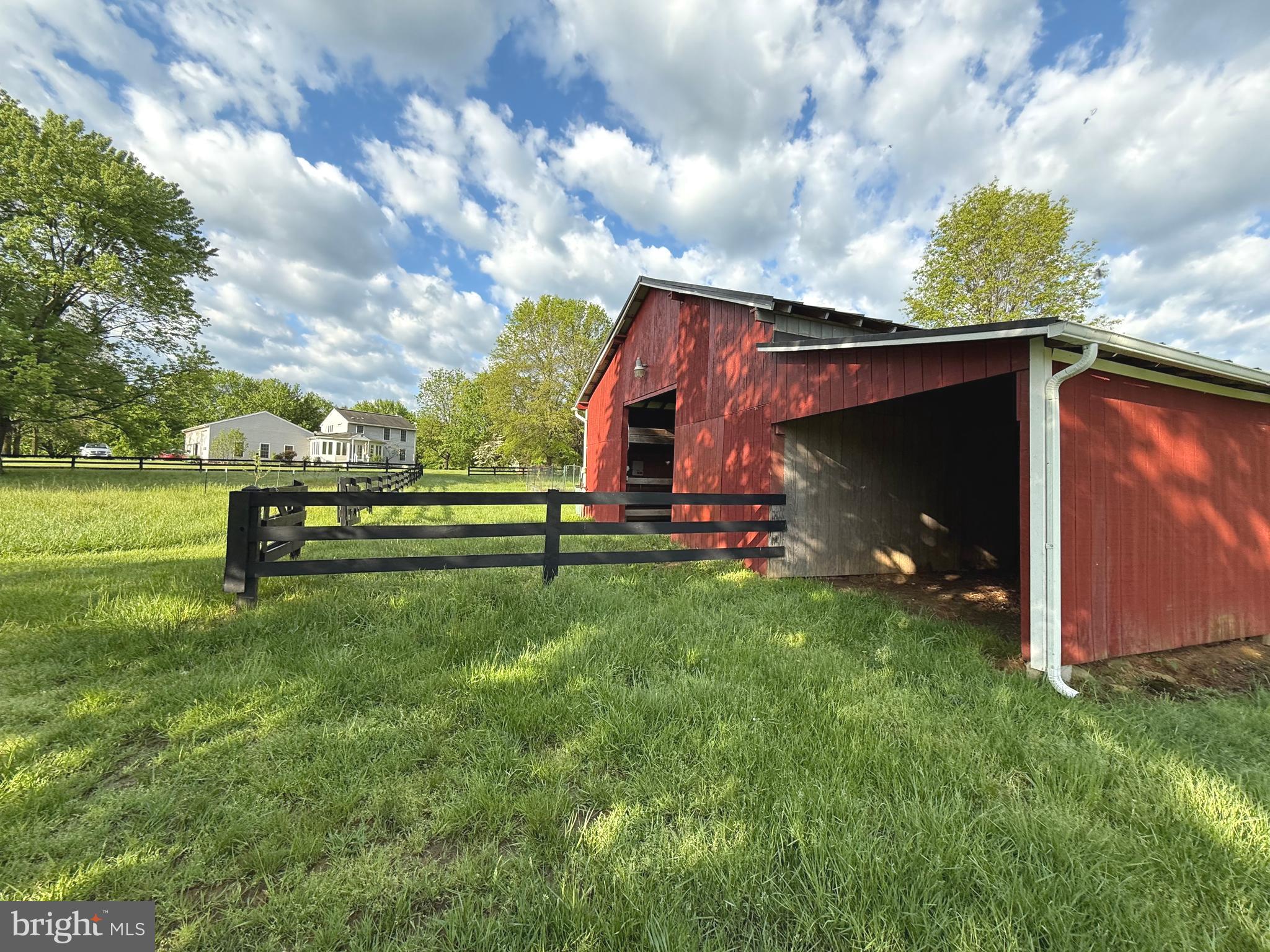 15608 Edgegrove Road Purcellville, VA 20132 - Photo 14 of 45 Barn