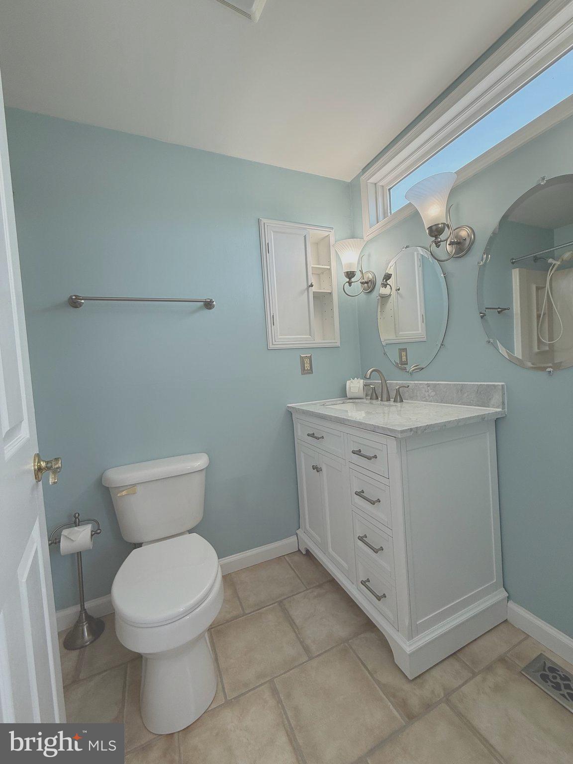 15608 Edgegrove Road Purcellville, VA 20132 - Photo 37 of 45 2nd Bathroom