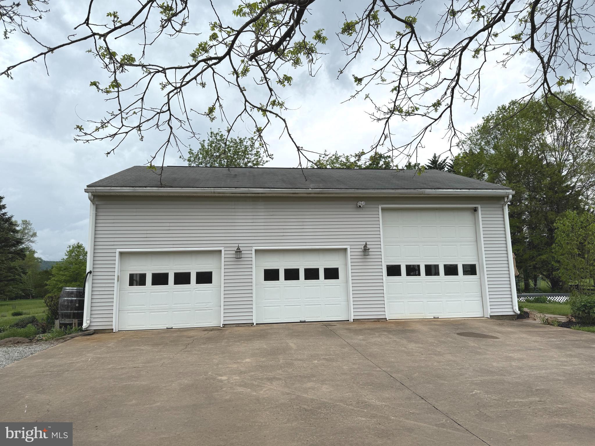 15608 Edgegrove Road Purcellville, VA 20132 - Photo 41 of 45 Garage