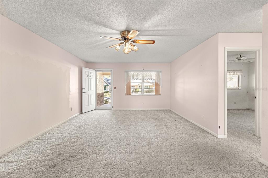 8540 Southwest 90th Place, Unit A Ocala, FL 34481 - Photo 4 of 38