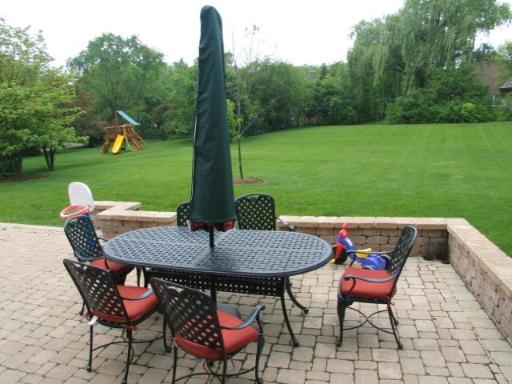 170 North Valley Road Barrington, IL 60010 - Photo 8 of 8 a outdoor view with a sitting space