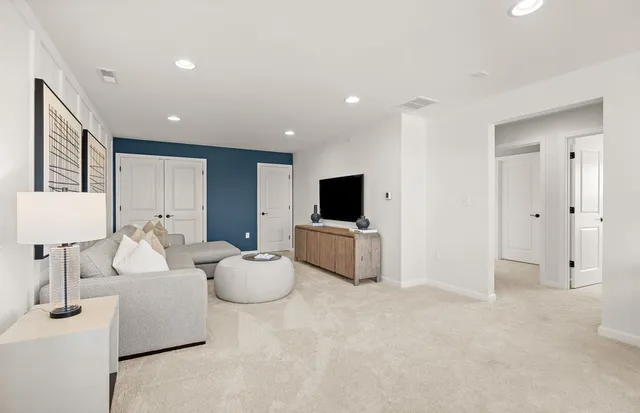 $649,995 | 38 East Pt Drive, Unit 5, East Providence, RI 02916