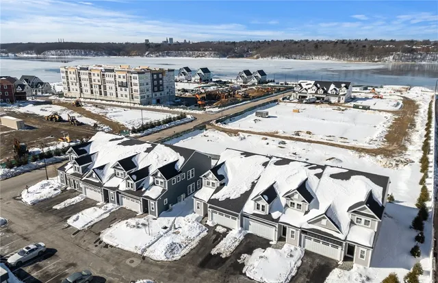 $649,995 | 38 East Pt Drive, Unit 5, East Providence, RI 02916