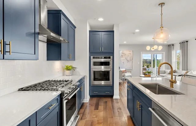 $649,995 | 38 East Pt Drive, Unit 5, East Providence, RI 02916