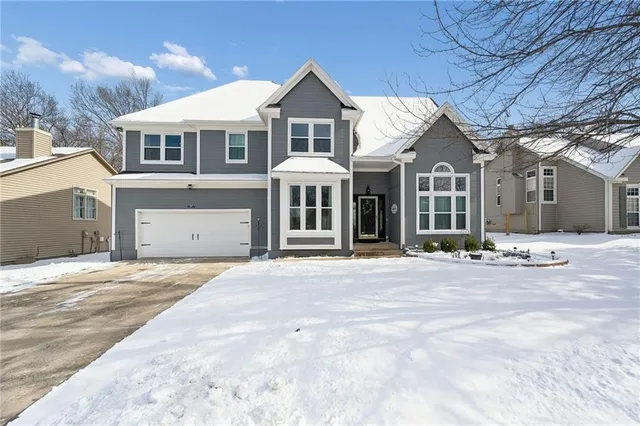 $439,000 | 2120 South Lindenwood Drive, Olathe, KS 66062