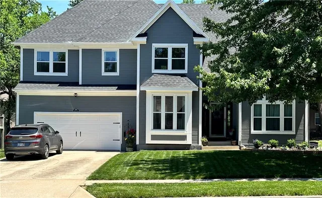 $439,000 | 2120 South Lindenwood Drive, Olathe, KS 66062