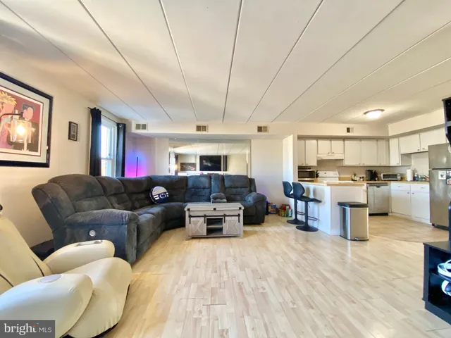 $2,450 | 216 Chester Pike, Ridley Park, PA 19078