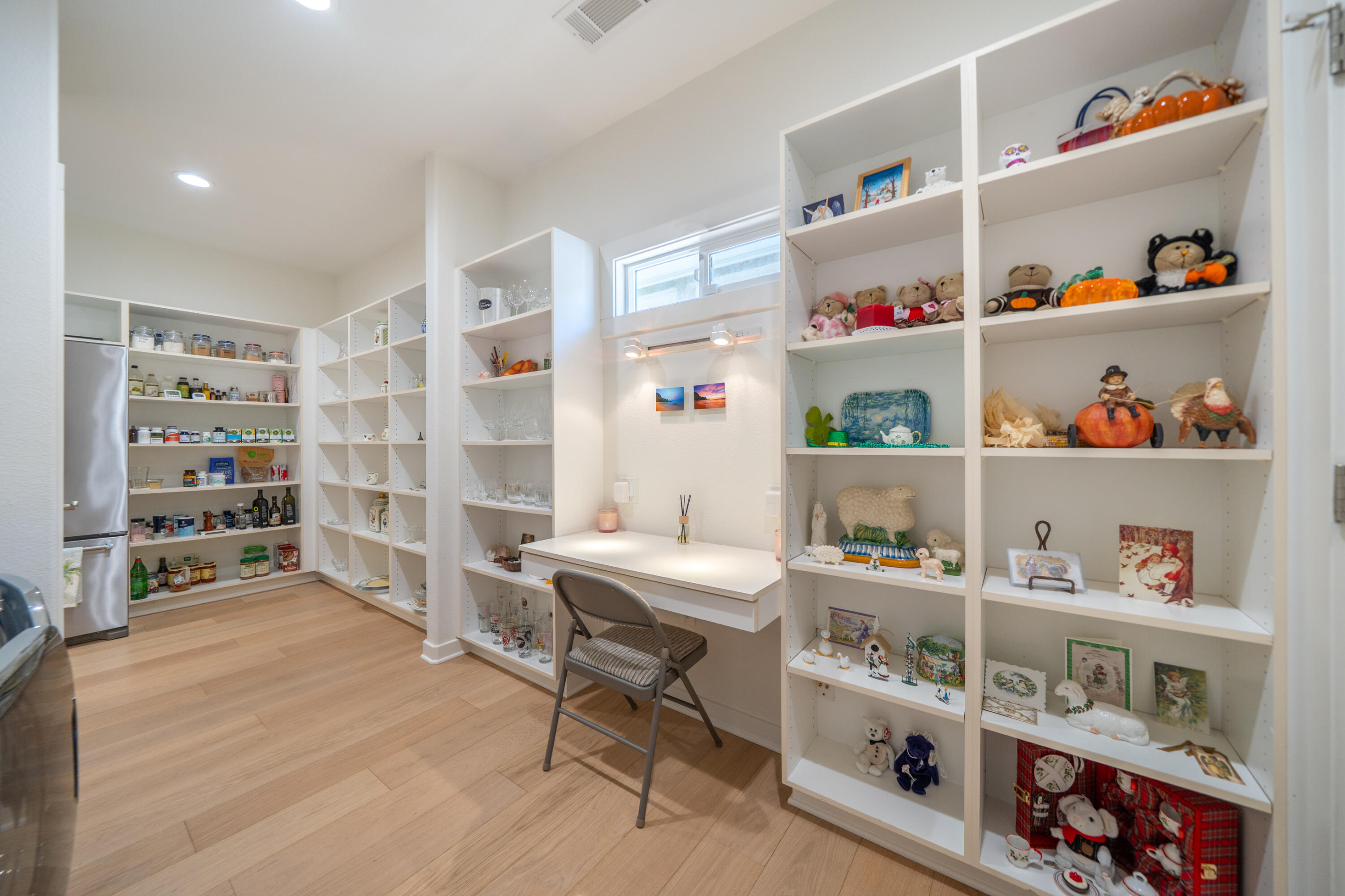 864 River Bend Road Redding, CA 96003 - Photo 36 of 115 PANTRY