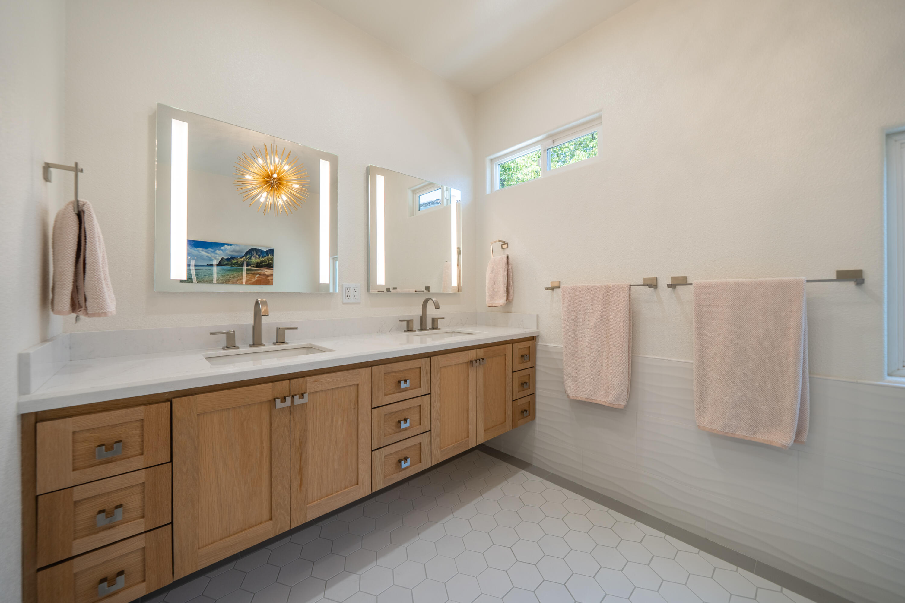864 River Bend Road Redding, CA 96003 - Photo 44 of 115 MAIN BATH