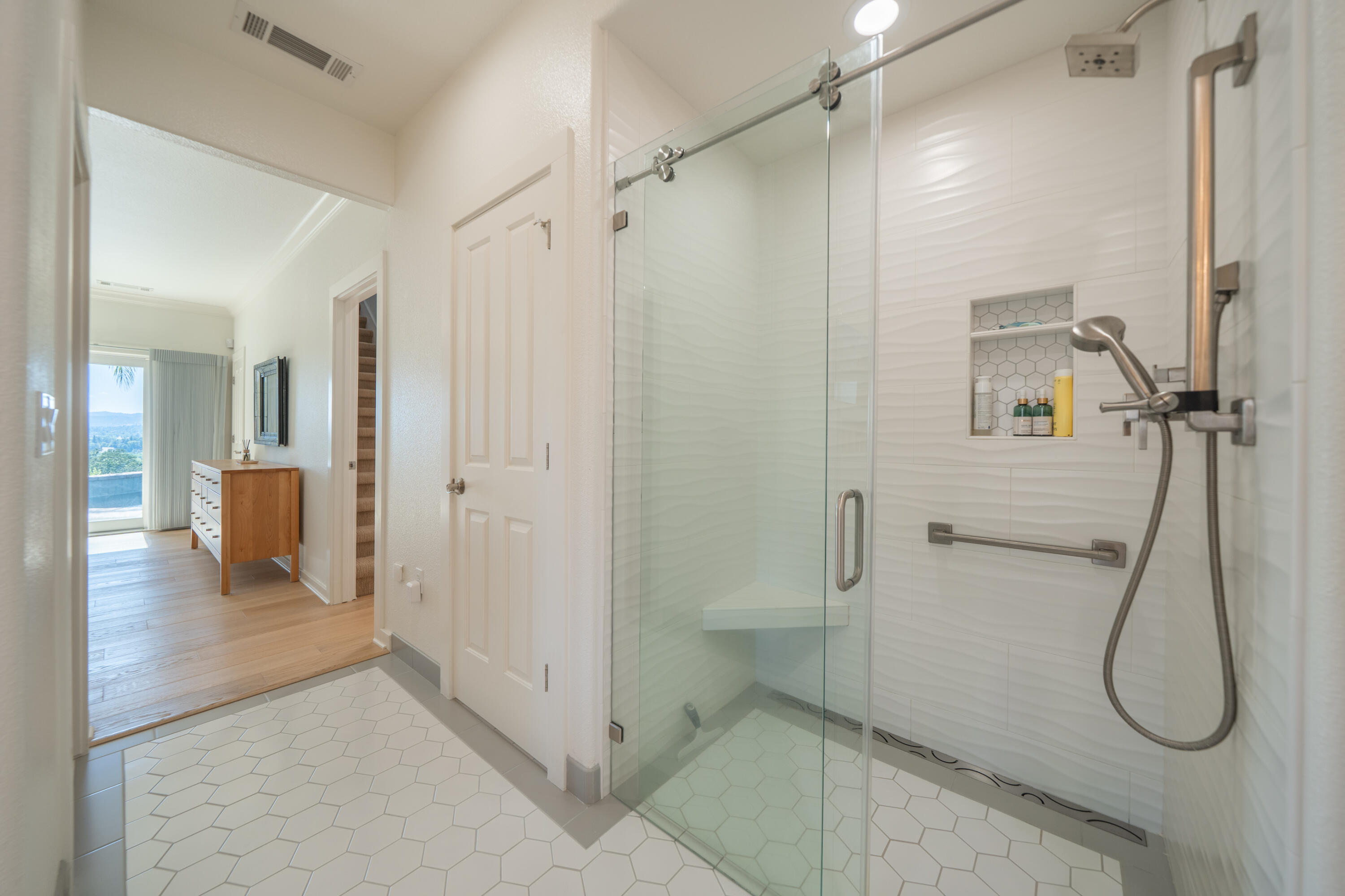 864 River Bend Road Redding, CA 96003 - Photo 46 of 115 WALK-IN SHOWER