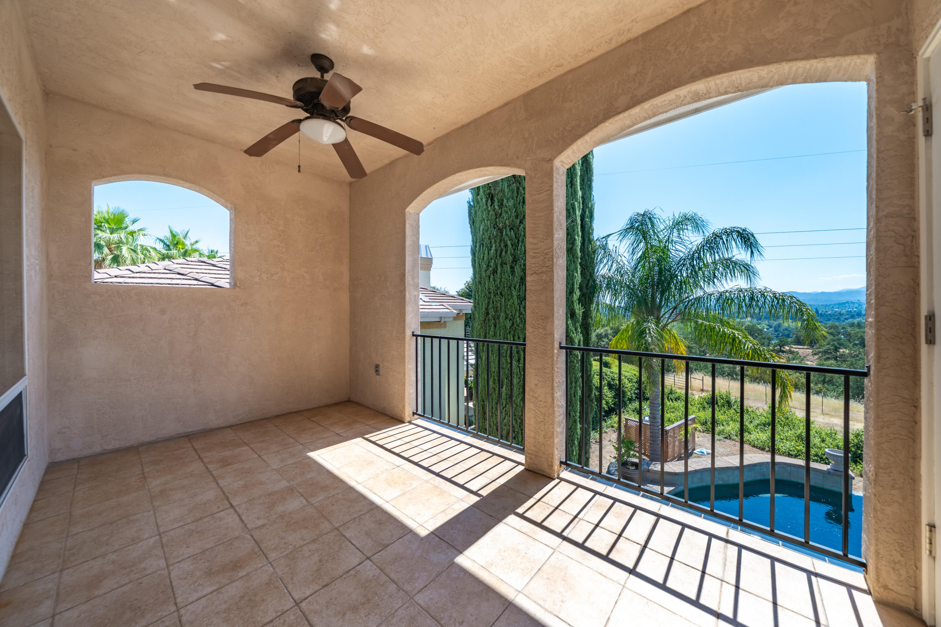 864 River Bend Road Redding, CA 96003 - Photo 52 of 115 UPSTAIRS BALCONY