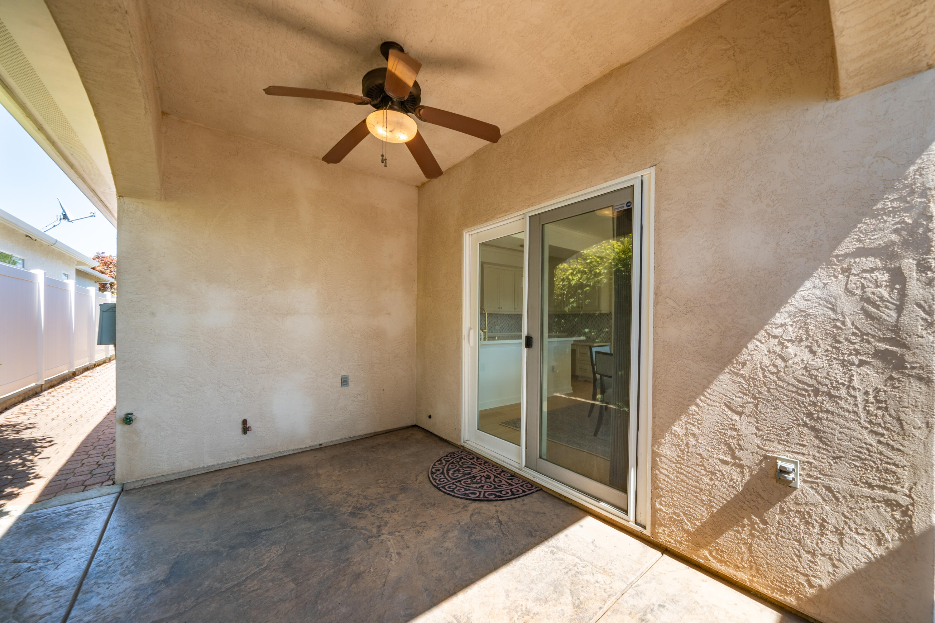864 River Bend Road Redding, CA 96003 - Photo 74 of 115 COVERED PATIO OFF DINING AREA