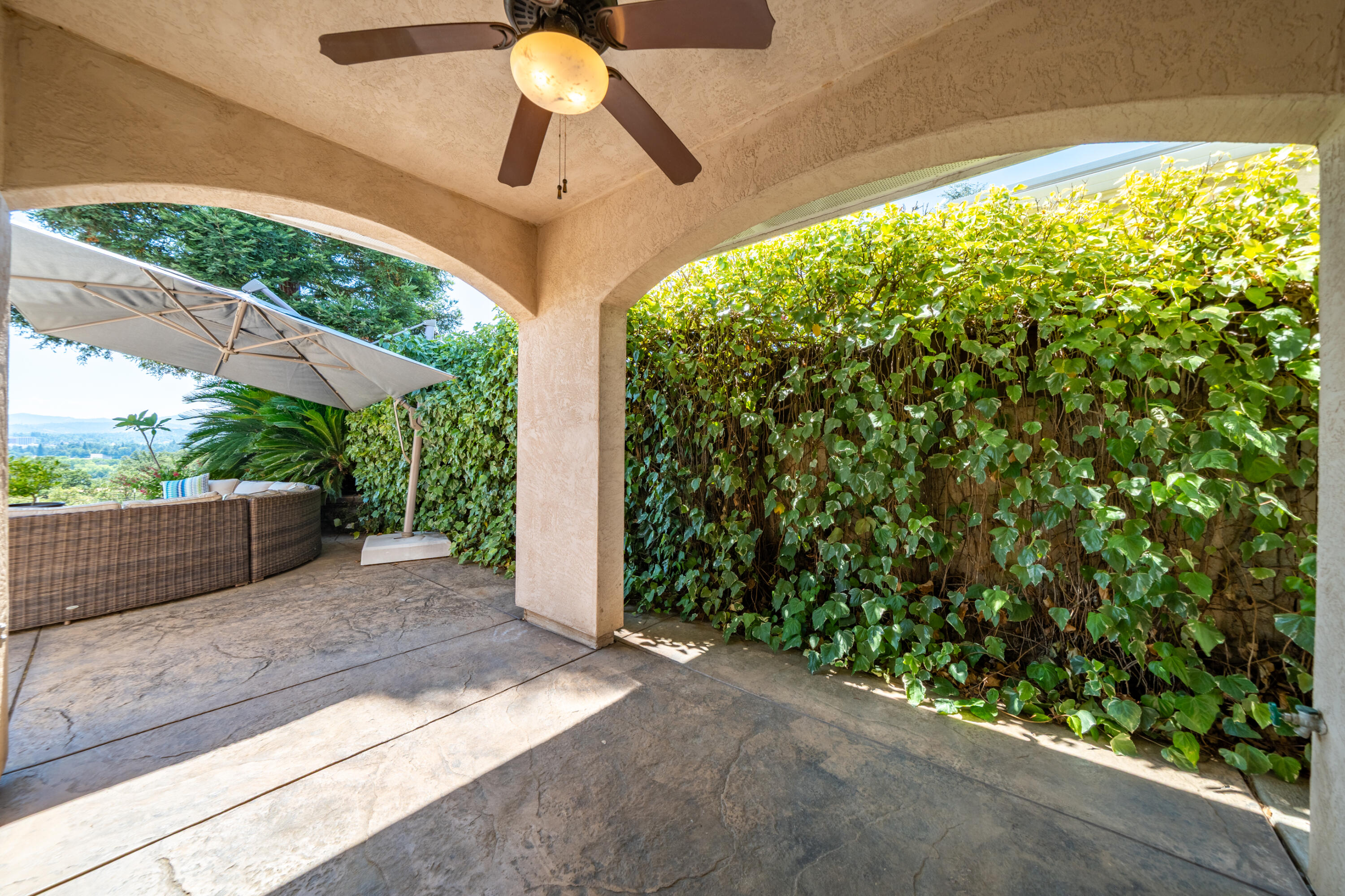864 River Bend Road Redding, CA 96003 - Photo 76 of 115 ARCHED PATIO WALLS