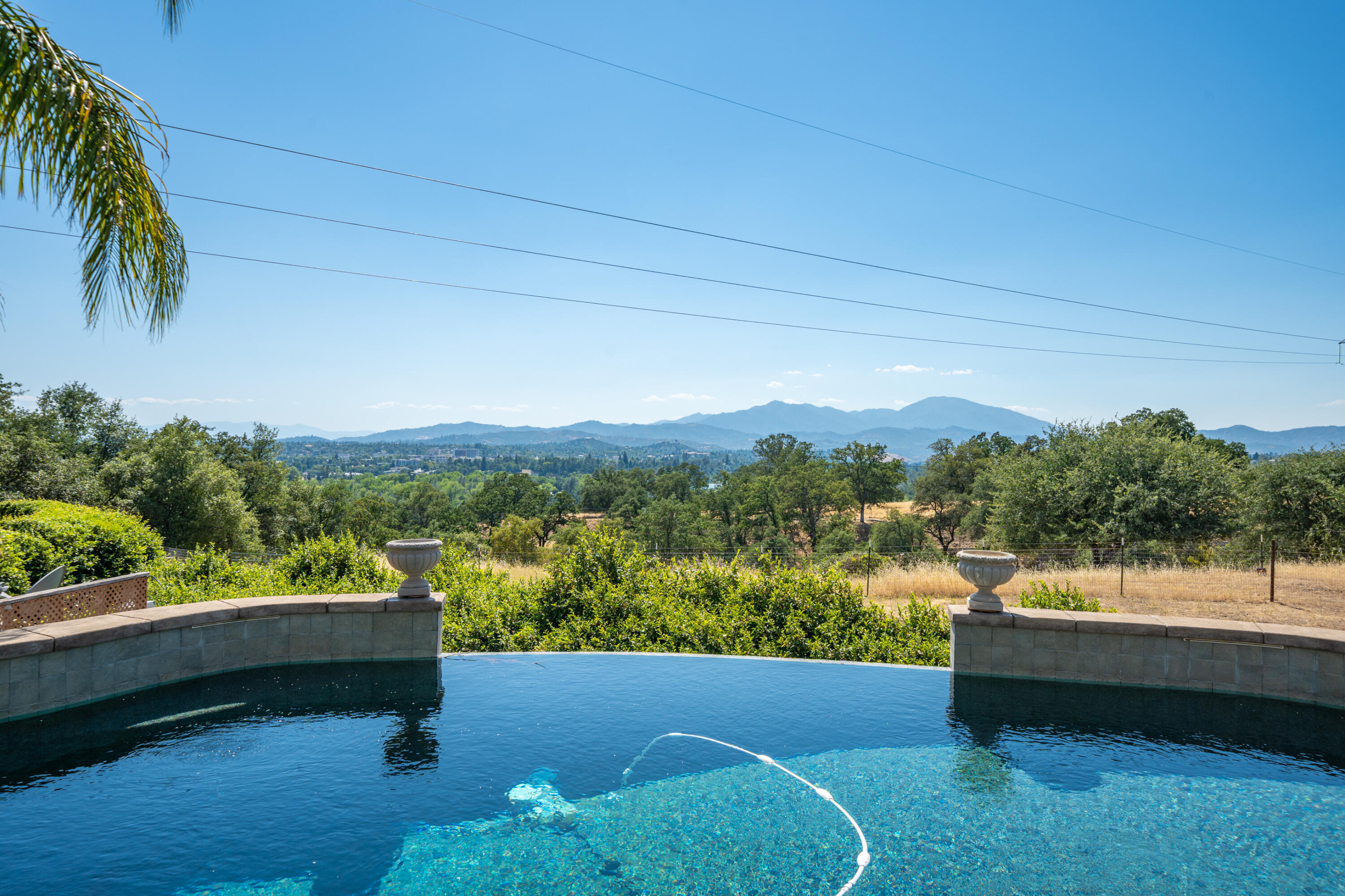 864 River Bend Road Redding, CA 96003 - Photo 87 of 115 INFINITY POOL
