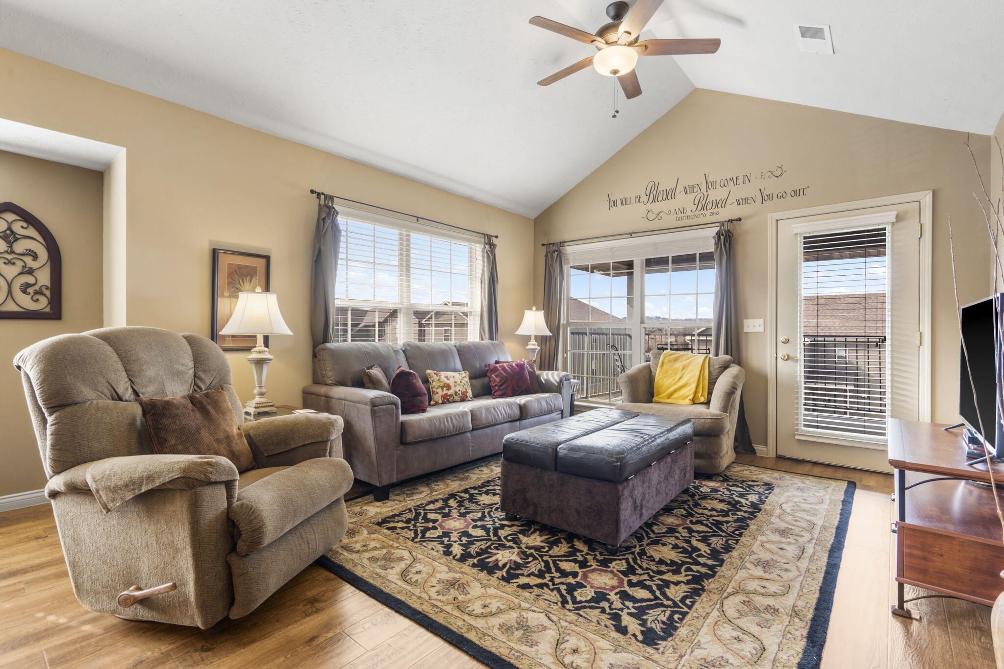 5 Bermuda Drive, Unit 5 Reeds Spring, MO 65737 - Photo 17 of 55 Vaulted Ceiling