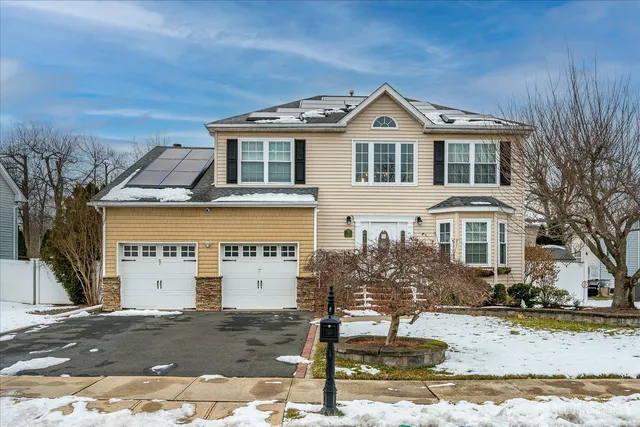 $999,999 | 6 Brittany Way, Kendall Park, NJ 08824