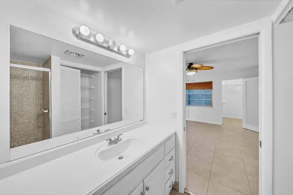 $1,800 | 2049 Hythe A, Boca Raton, FL 33434