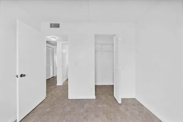 $1,800 | 2049 Hythe A, Boca Raton, FL 33434