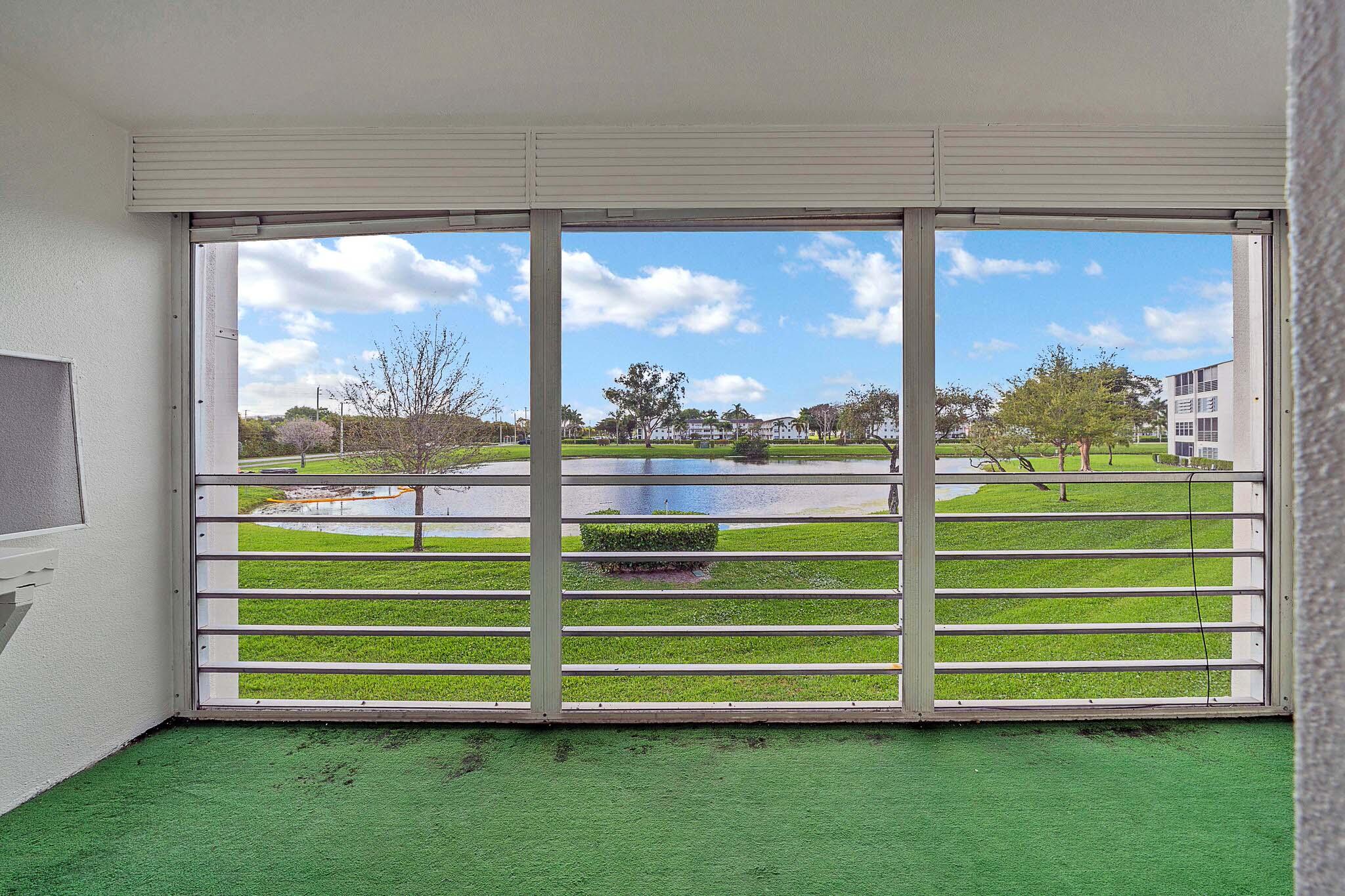 2049 Hythe A Boca Raton, FL 33434 - Photo 30 of 38 13 Balcony (1)