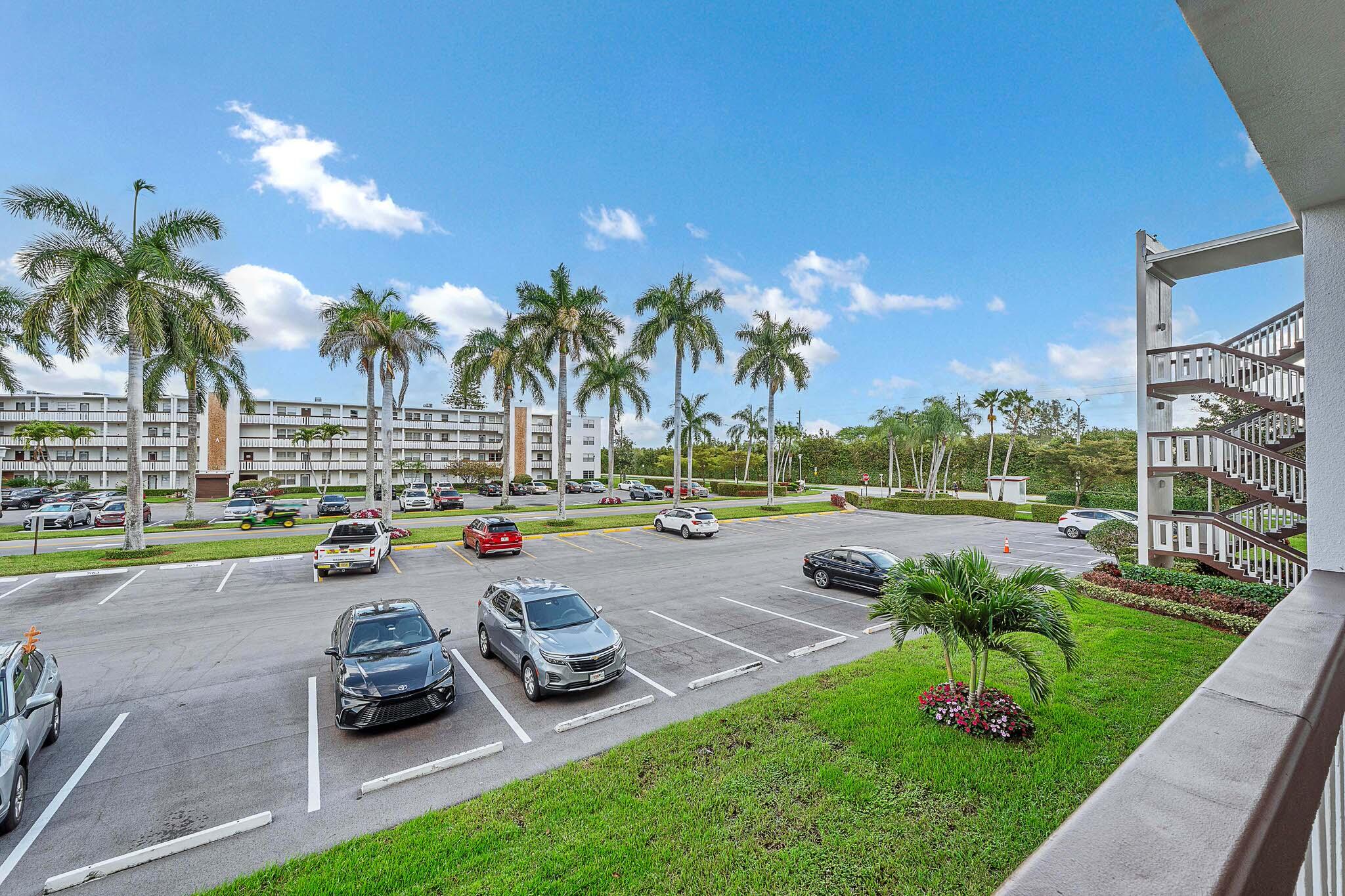 2049 Hythe A Boca Raton, FL 33434 - Photo 37 of 38 19 Catwalk (2)