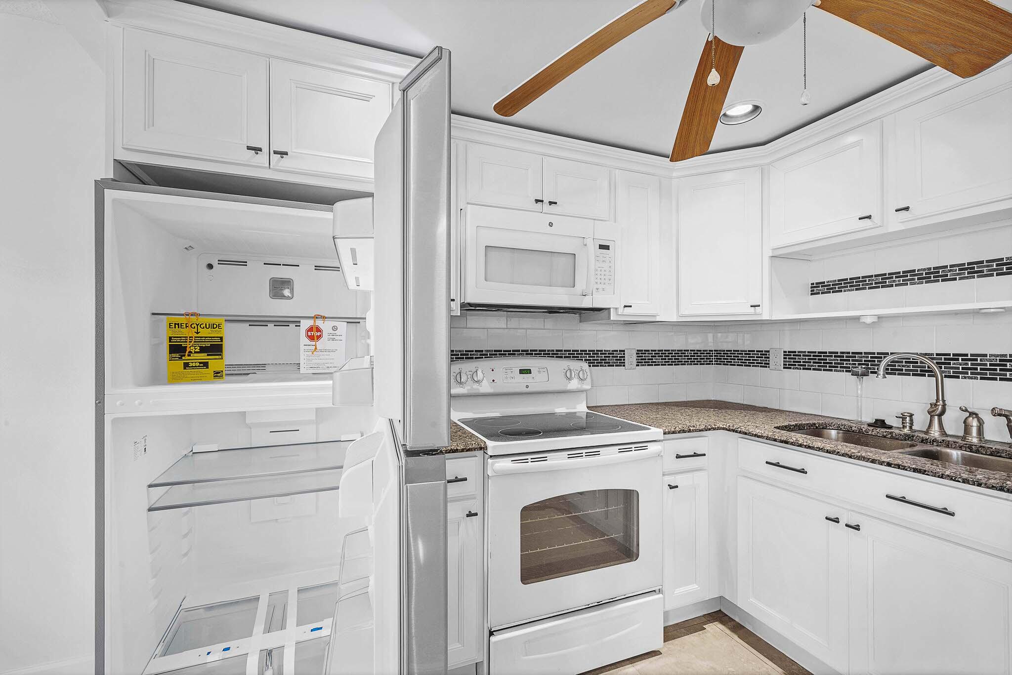 2049 Hythe A Boca Raton, FL 33434 - Photo 9 of 38 5 Kitchen (4)