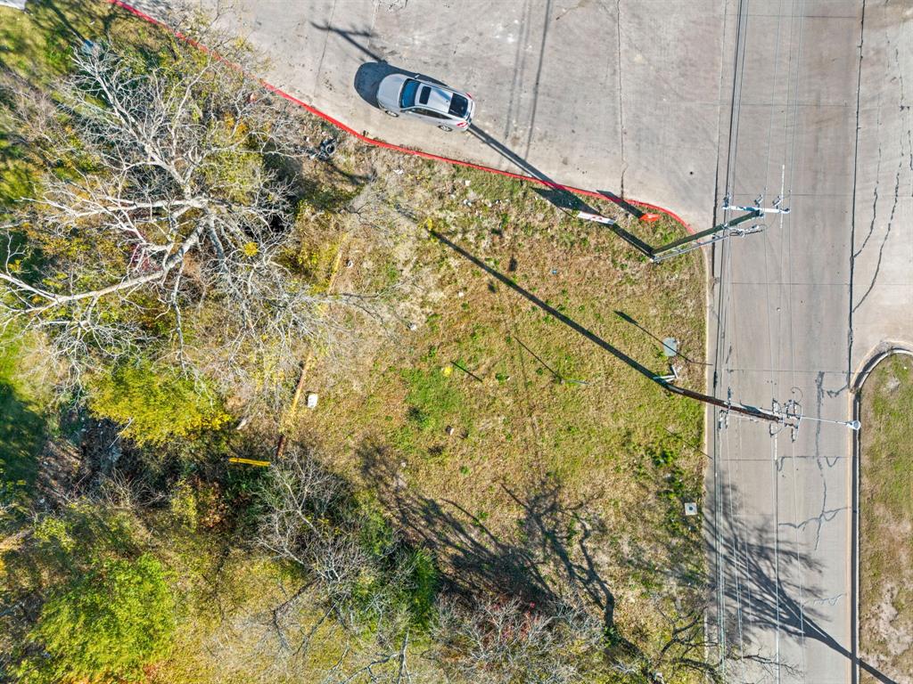 401 East Malloy Bridge Road Seagoville, TX 75159 - Photo 8 of 14 a sign that is on the side of a building