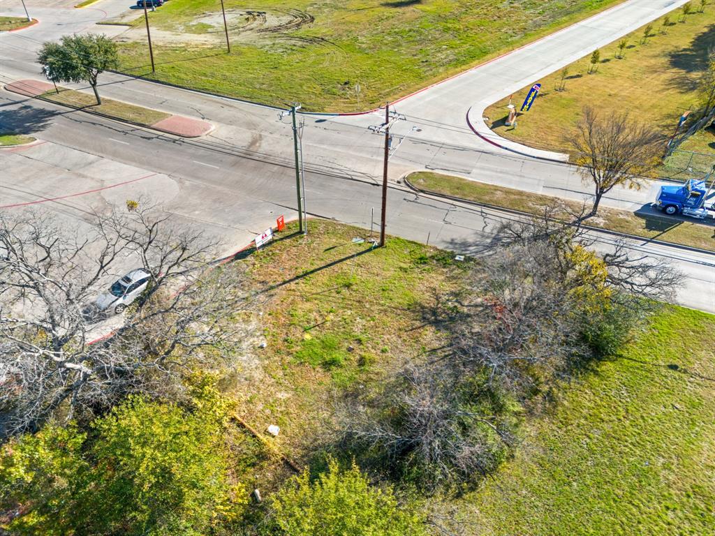 401 East Malloy Bridge Road Seagoville, TX 75159 - Photo 10 of 14 a view of a backyard