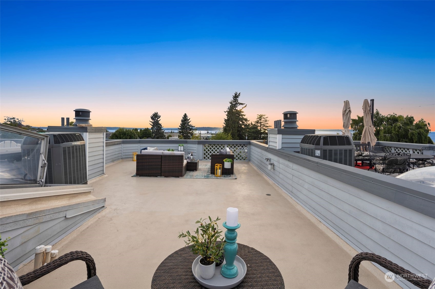 416 Daley Street, Unit C Edmonds, WA 98020 - Photo 24 of 38 a terrace view with seating space