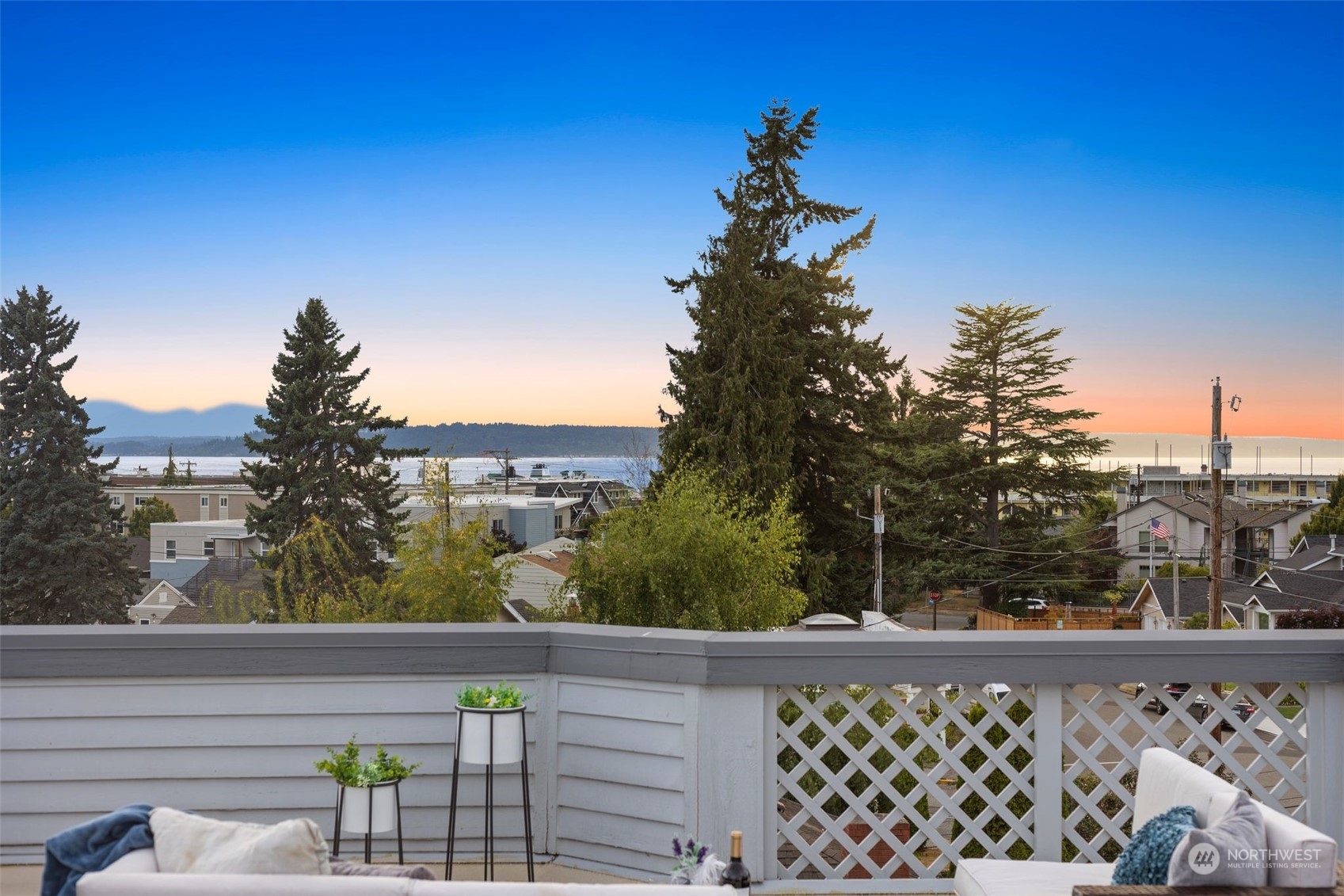 416 Daley Street, Unit C Edmonds, WA 98020 - Photo 31 of 38 a view of a street from a balcony