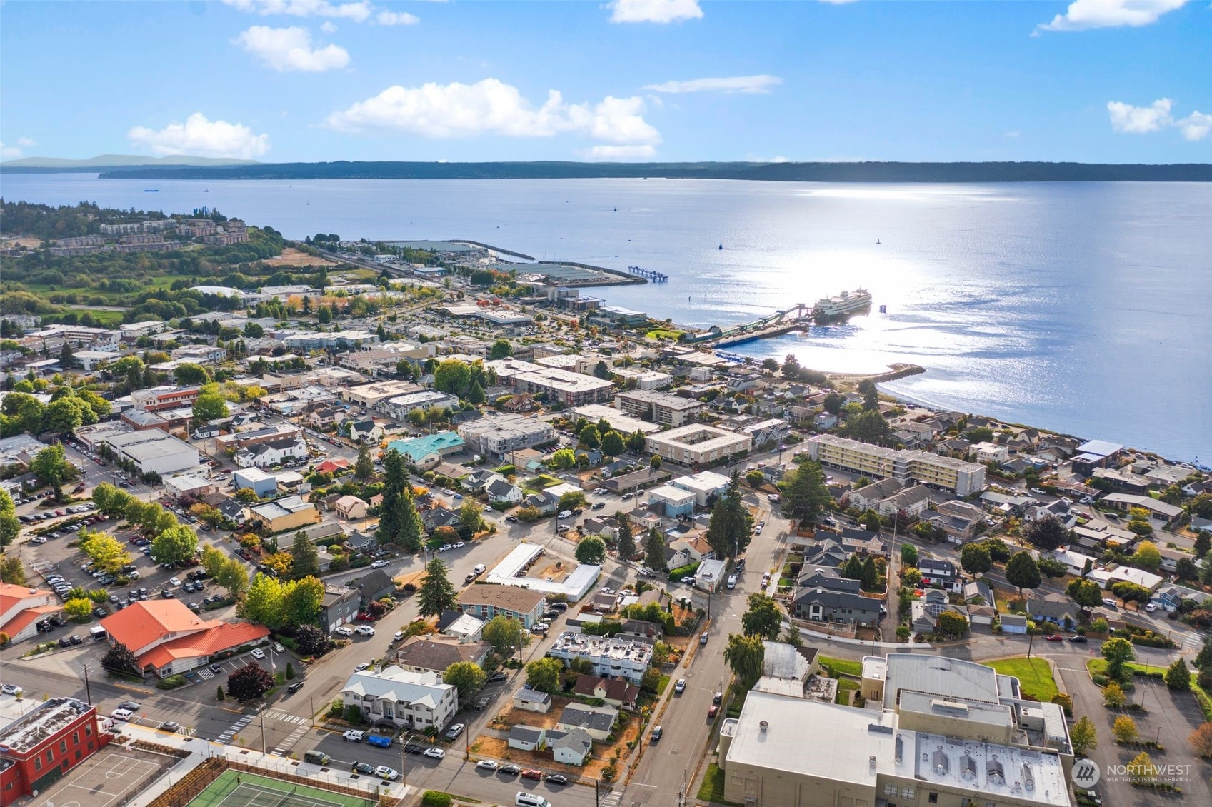 416 Daley Street, Unit C Edmonds, WA 98020 - Photo 35 of 38 an aerial view of a city