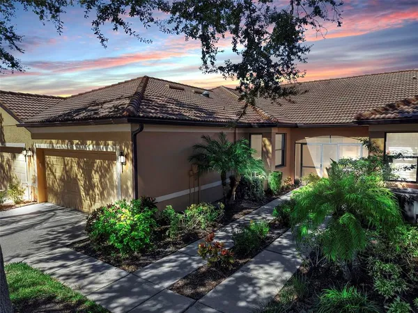 $2,000 | 313 Seneca Falls Drive, Apollo Beach, FL 33572