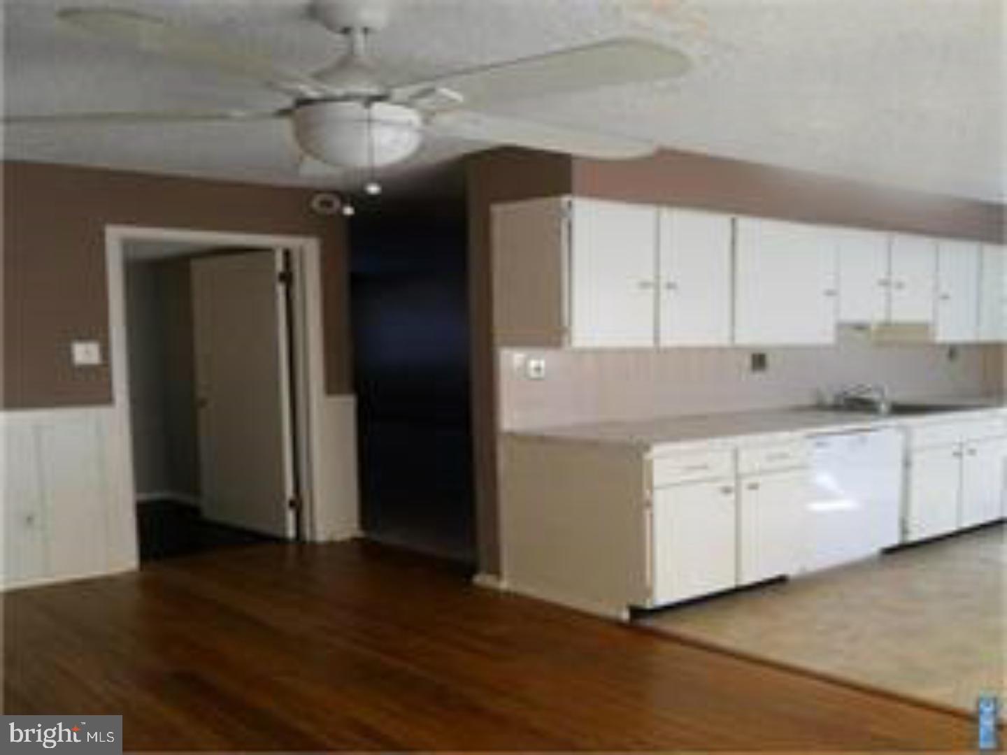 3 Georgetown Road Lindenwold, NJ 08021 - Photo 4 of 17 Kitchen