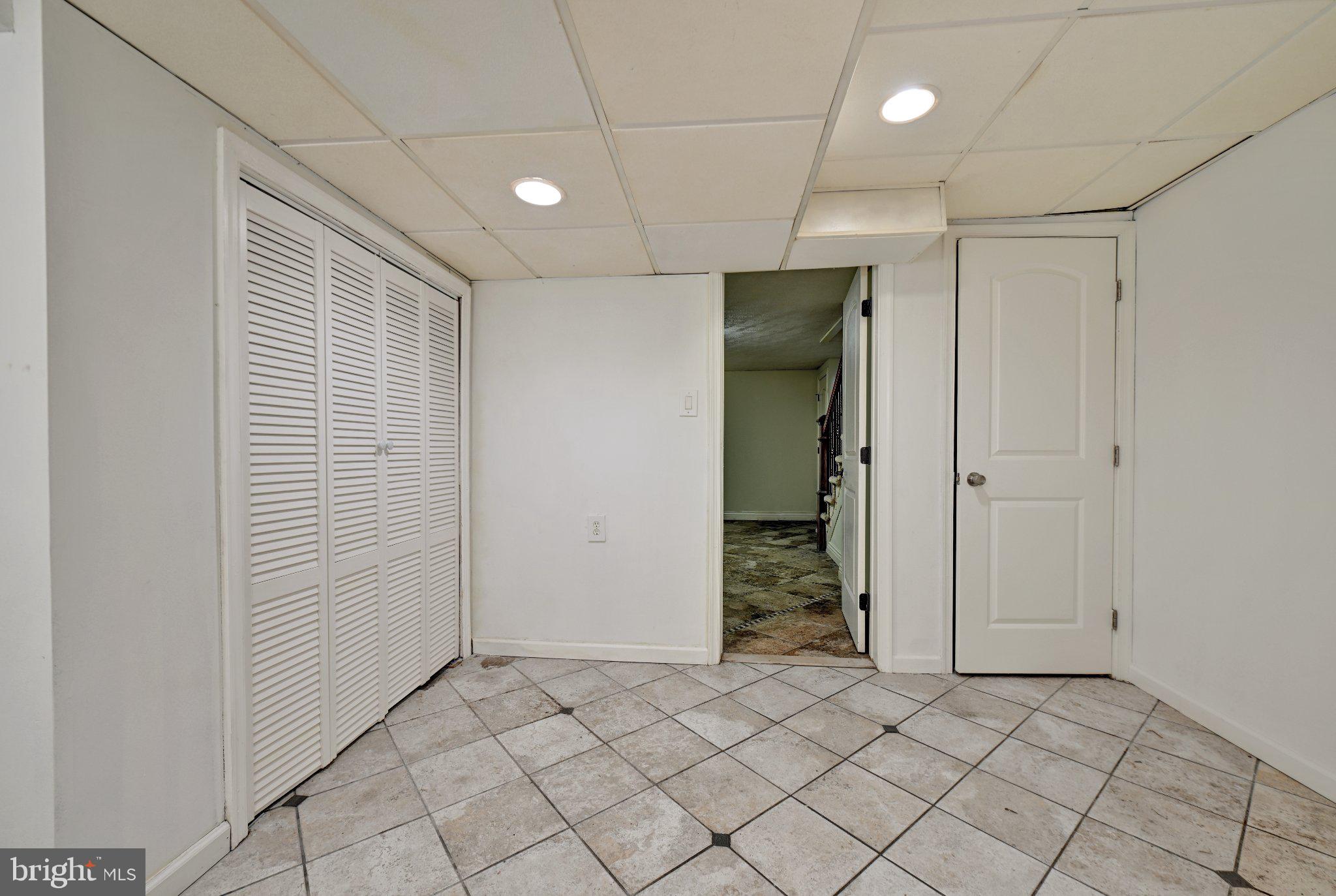 4607 North Capitol Street Northeast Washington, DC 20011 - Photo 20 of 25 Spacious entryway with tiled floor.