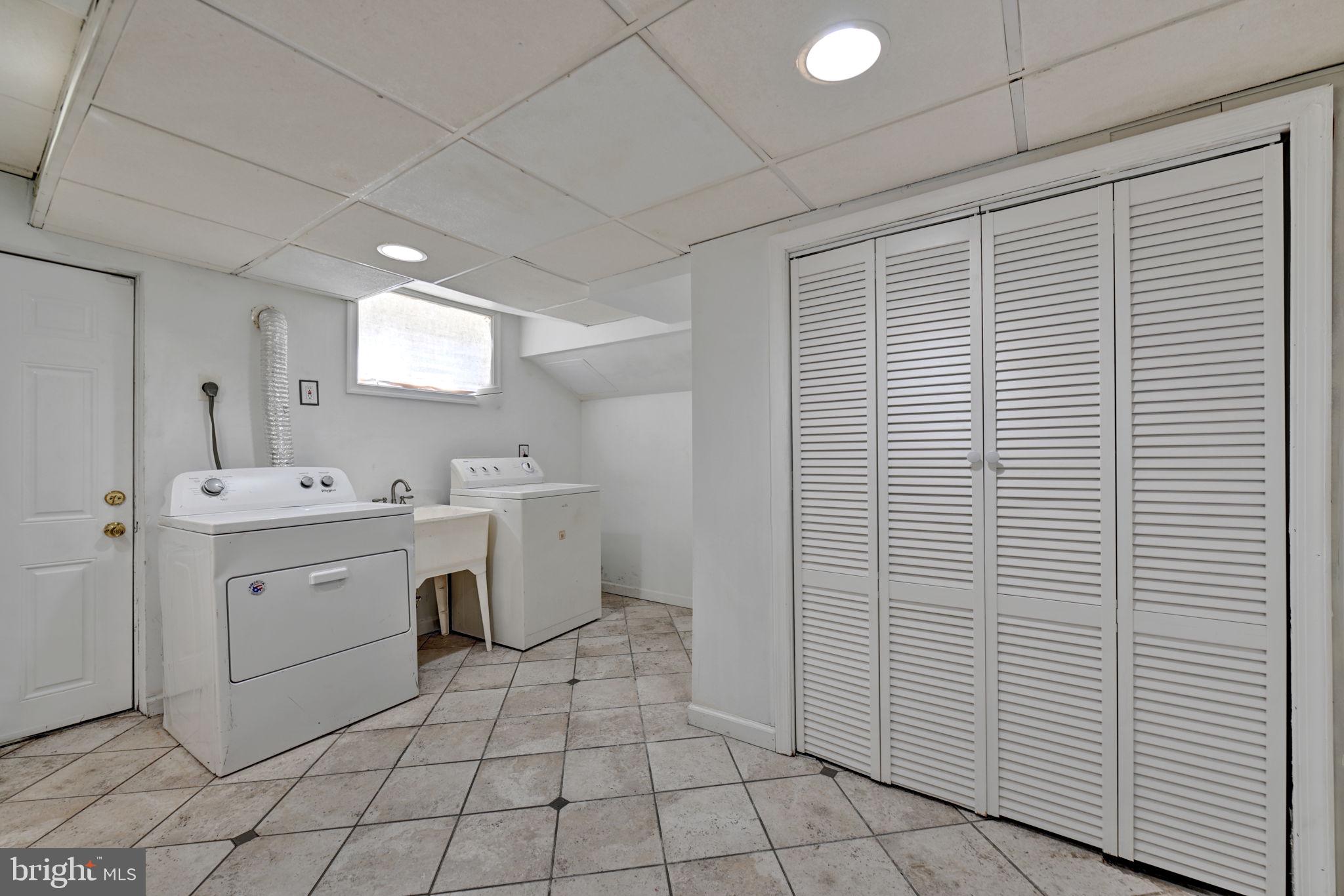 4607 North Capitol Street Northeast Washington, DC 20011 - Photo 22 of 25 a room with a sink and cabinets