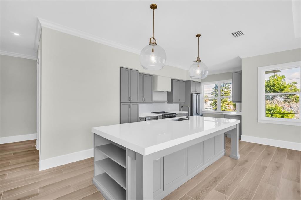 187 145th Avenue, Unit 4 St. Petersburg, FL 33708 - Photo 5 of 61