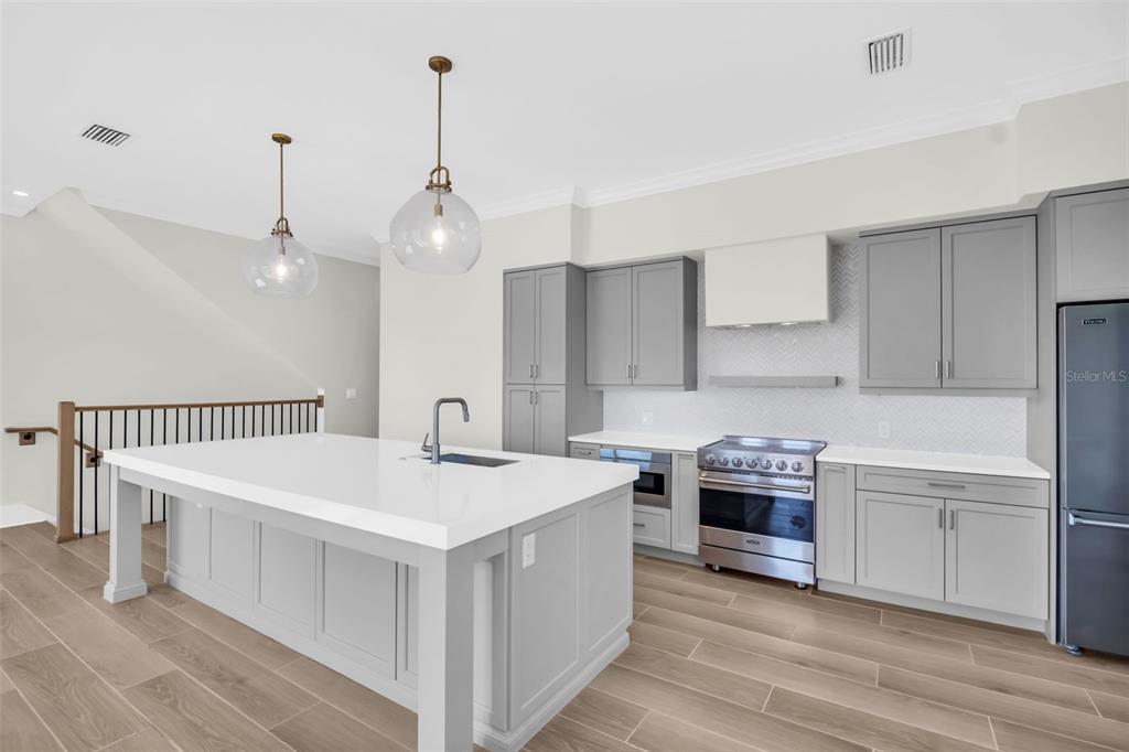 187 145th Avenue, Unit 4 St. Petersburg, FL 33708 - Photo 8 of 61