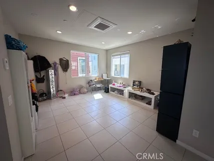 $1,209,000 | 812 Brickyard Lane, Costa Mesa, CA 92627