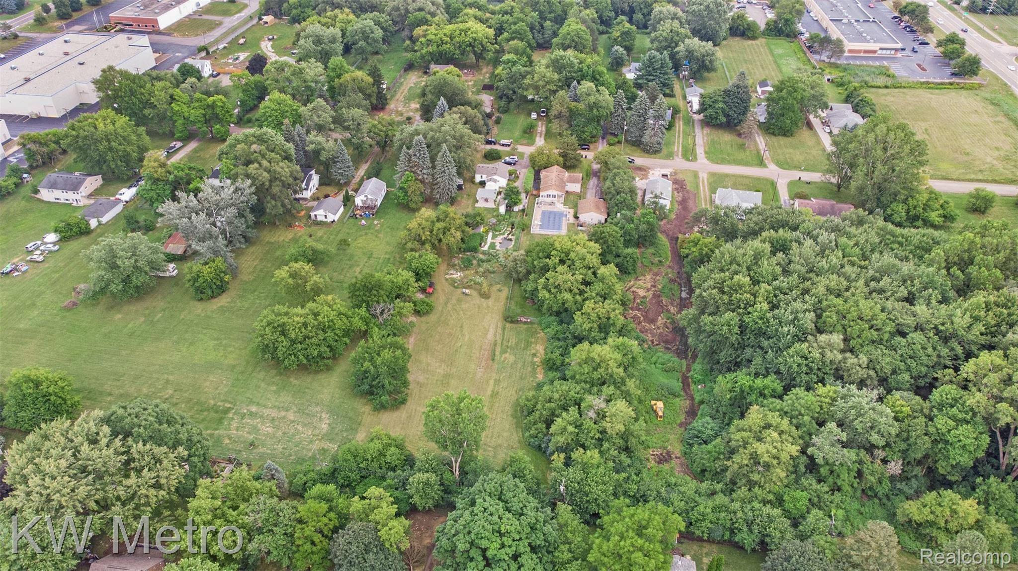 2864 Grant Road Rochester, MI 48309 - Photo 31 of 39 DJI_0522.jpg