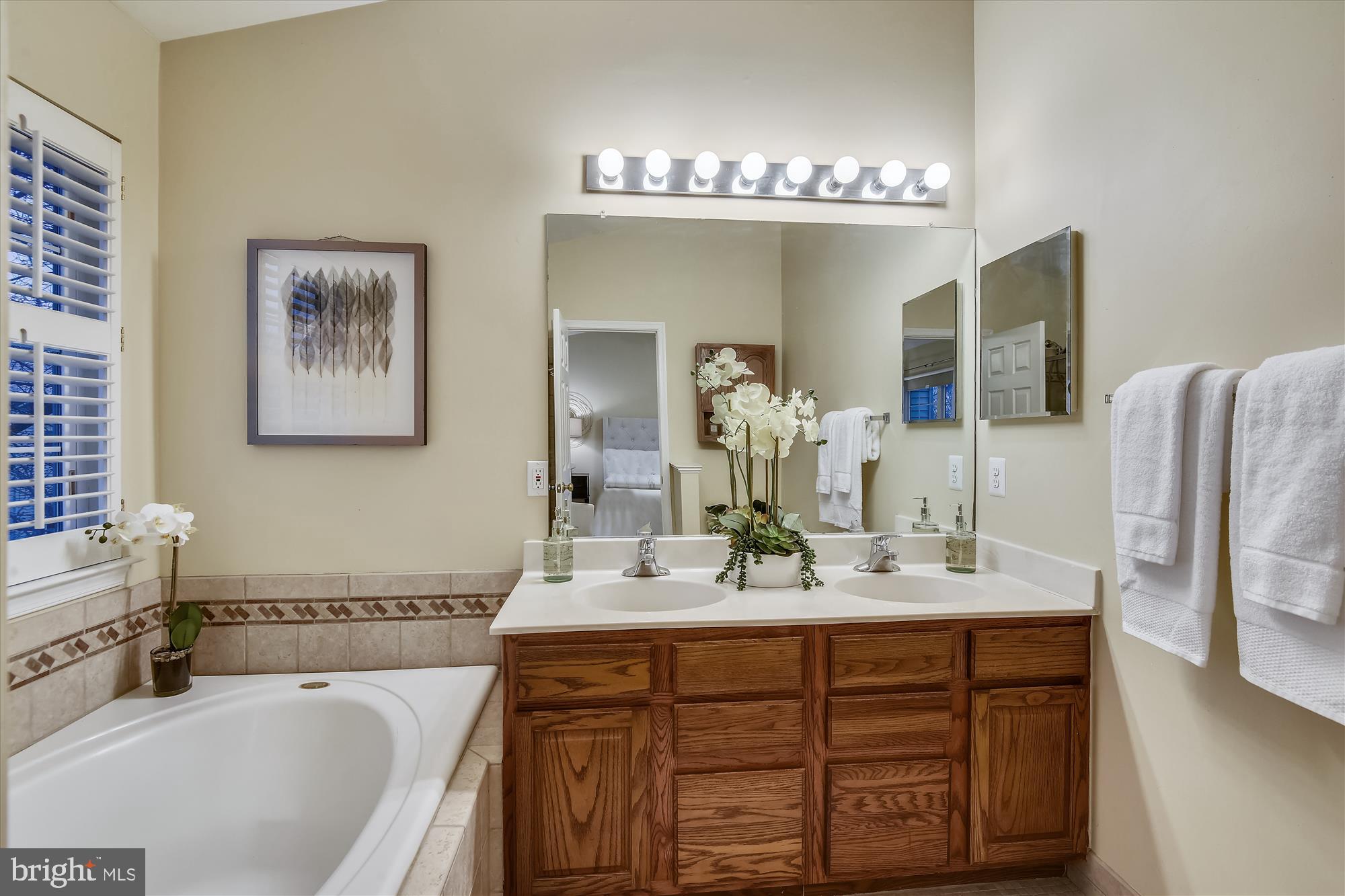 2828 Roesh Way Vienna, VA 22181 - Photo 16 of 36 Dual Vanity in Owner's Bath