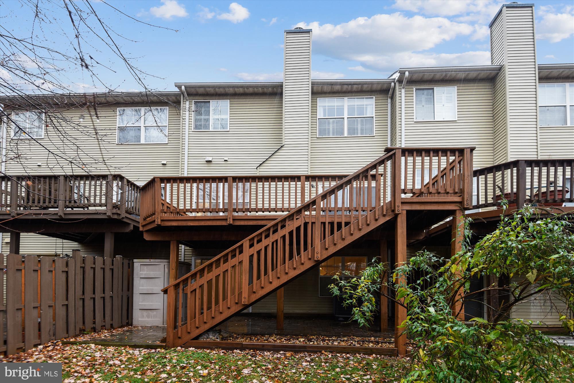 2828 Roesh Way Vienna, VA 22181 - Photo 31 of 36 Rear View - Deck with Stairs to ground