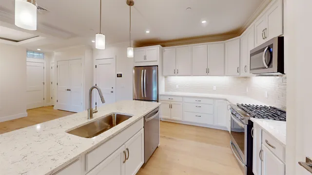 $613,911 | 1 Longview Drive, Unit 108, Atkinson, NH 03811