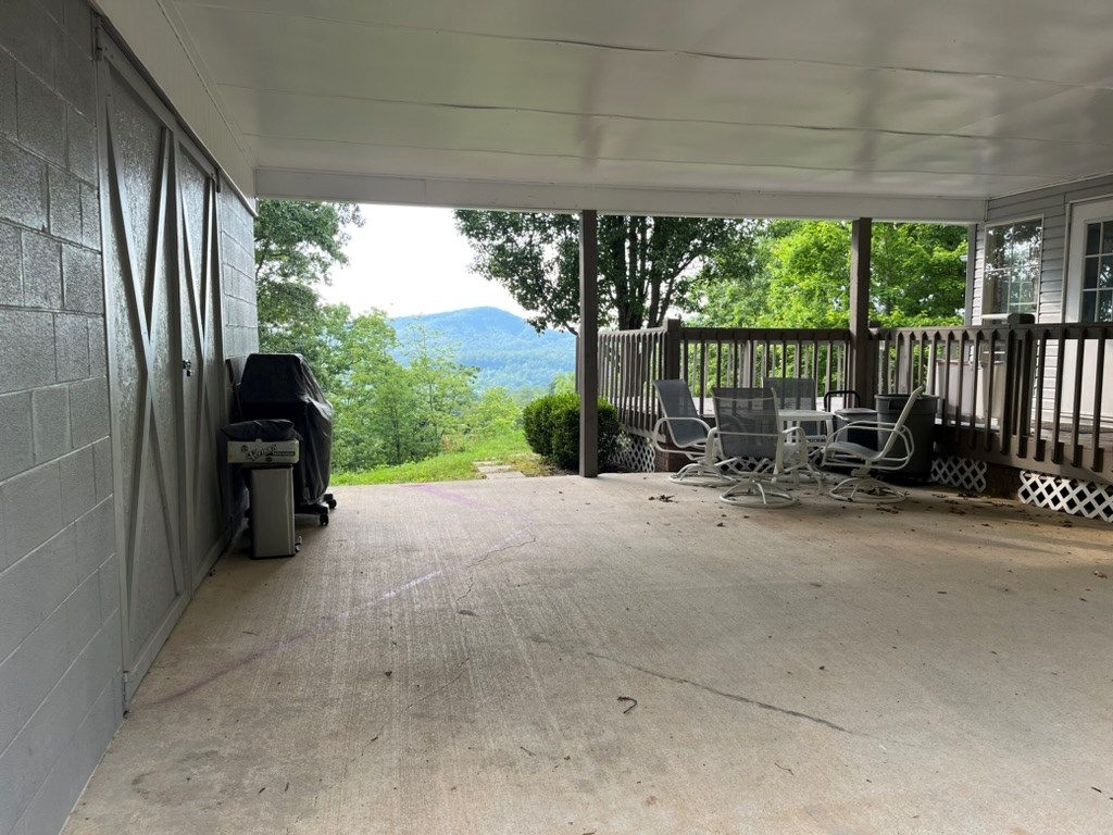 210 Autumn View Lane Murphy, NC 28906 - Photo 2 of 32