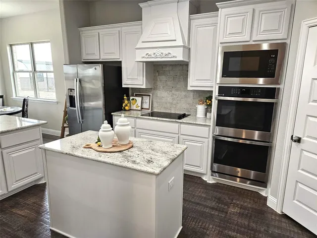 $699,900 | 241 Blythe Road, Van Alstyne, TX 75495