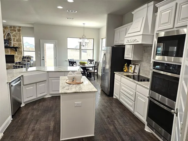 $699,900 | 241 Blythe Road, Van Alstyne, TX 75495