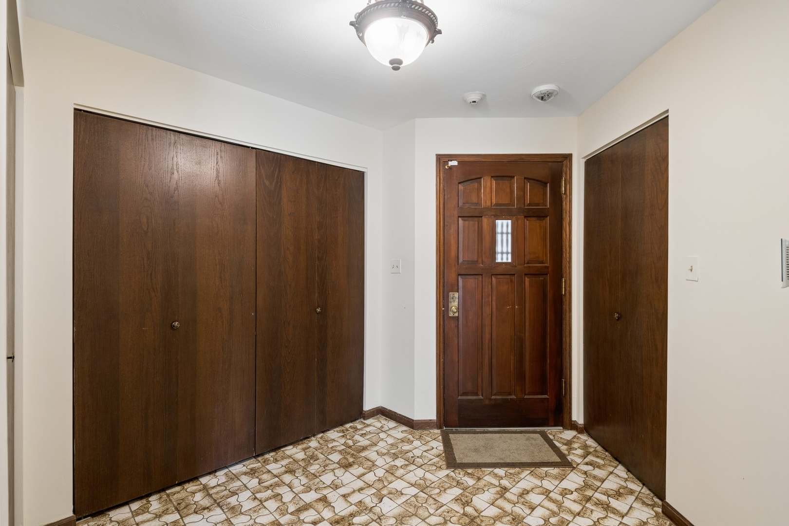 125 Boardwalk Place, Unit 201 Park Ridge, IL 60068 - Photo 2 of 26